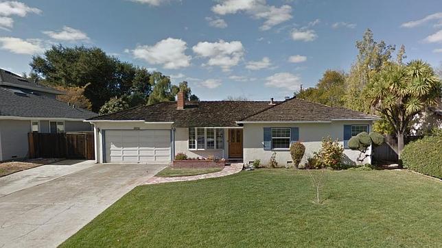 Vista de la vivienda de la familia Jobs desde Google Street View